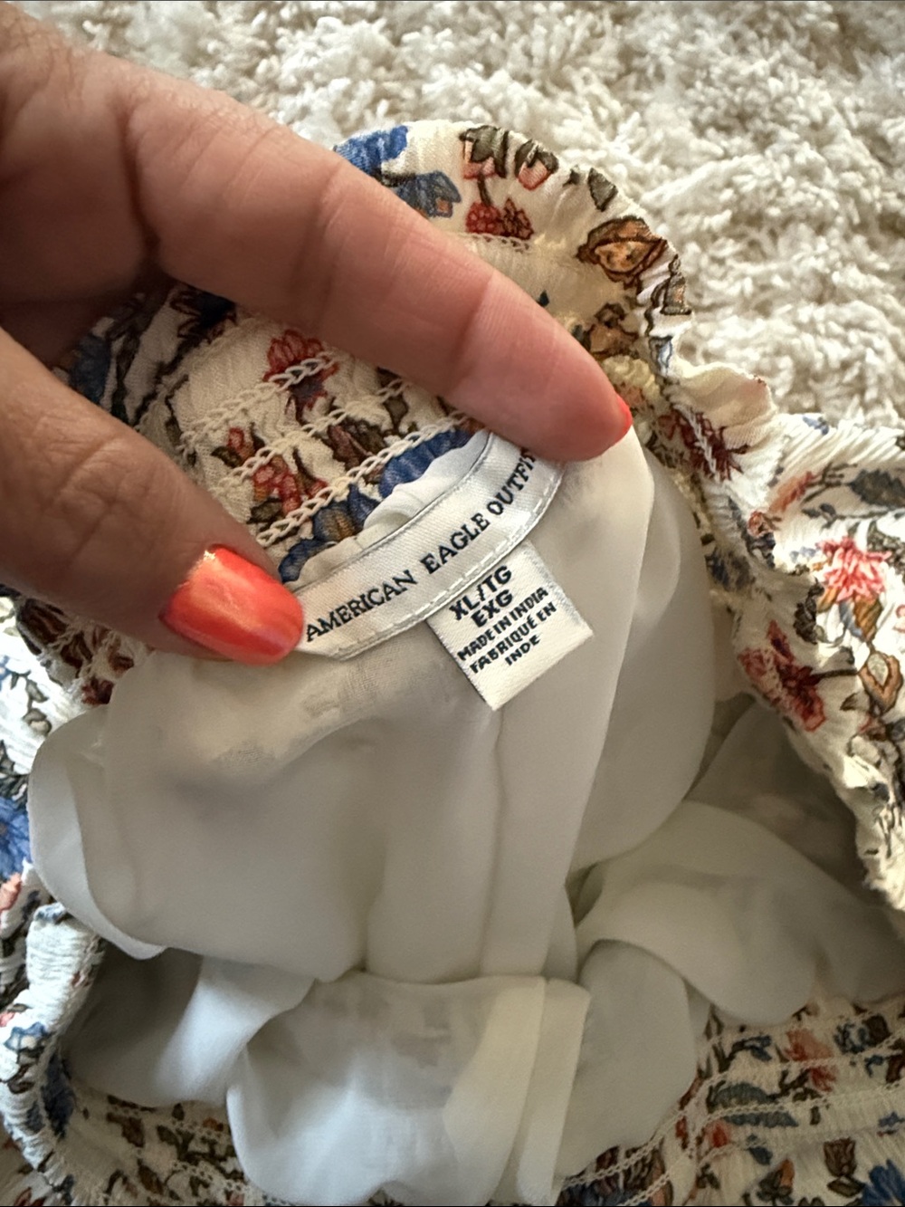 American Eagle Floral Cream Shorts - Picture 4 of 5